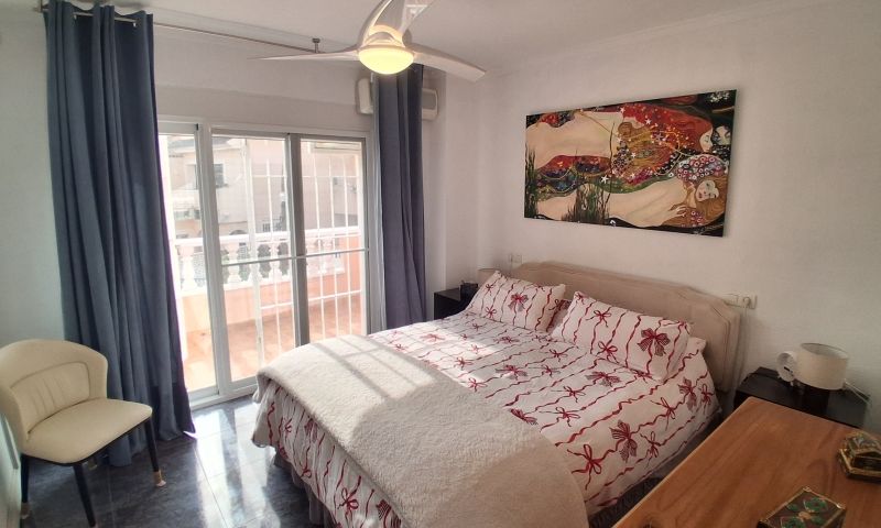 Master bedroom in duplex for sale in Torrevieja
