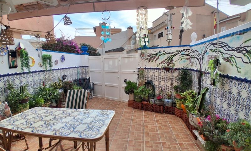Garden in duplex for sale in Torrevieja