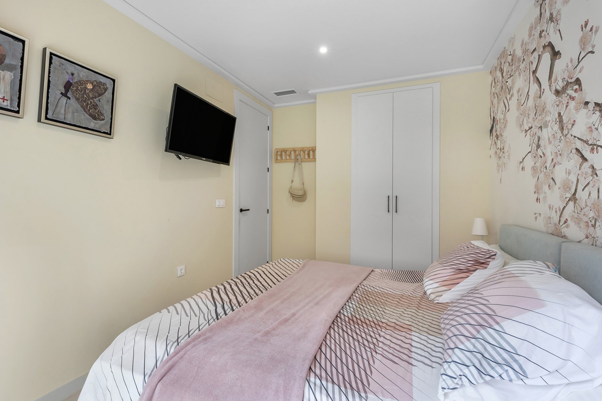 Pool area in apartment for sale in Torrevieja