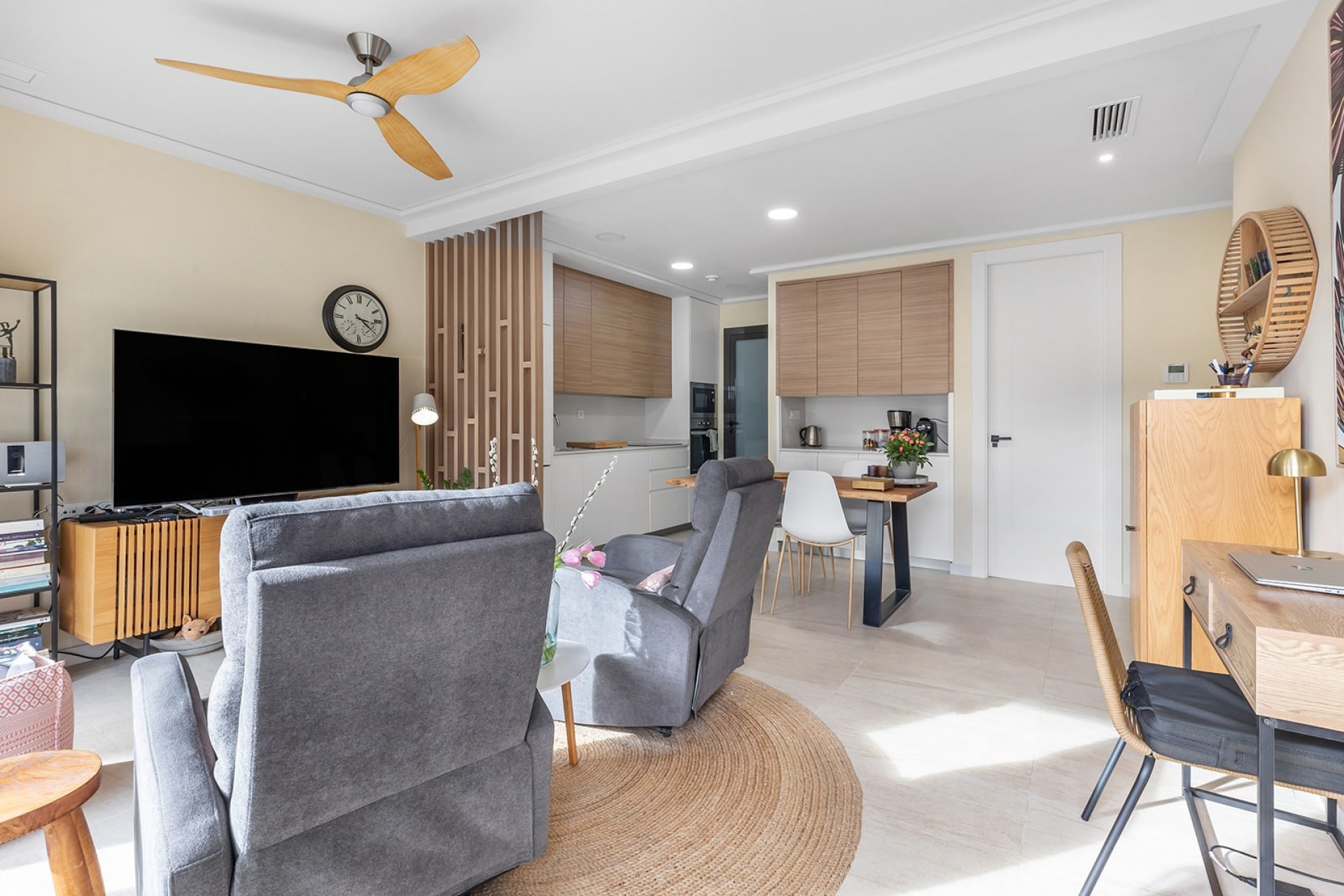 Terrace in apartment for sale in Torrevieja