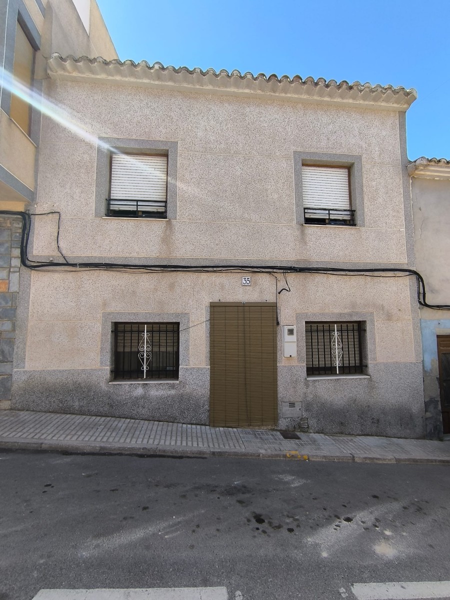 Welcome to your new home in the heart of town