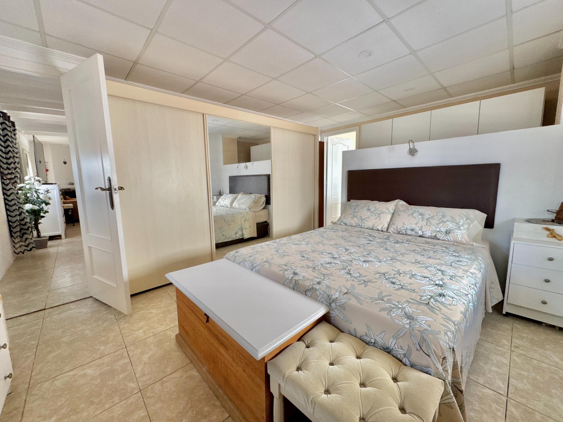 Bedroom in villa for sale in Dolores