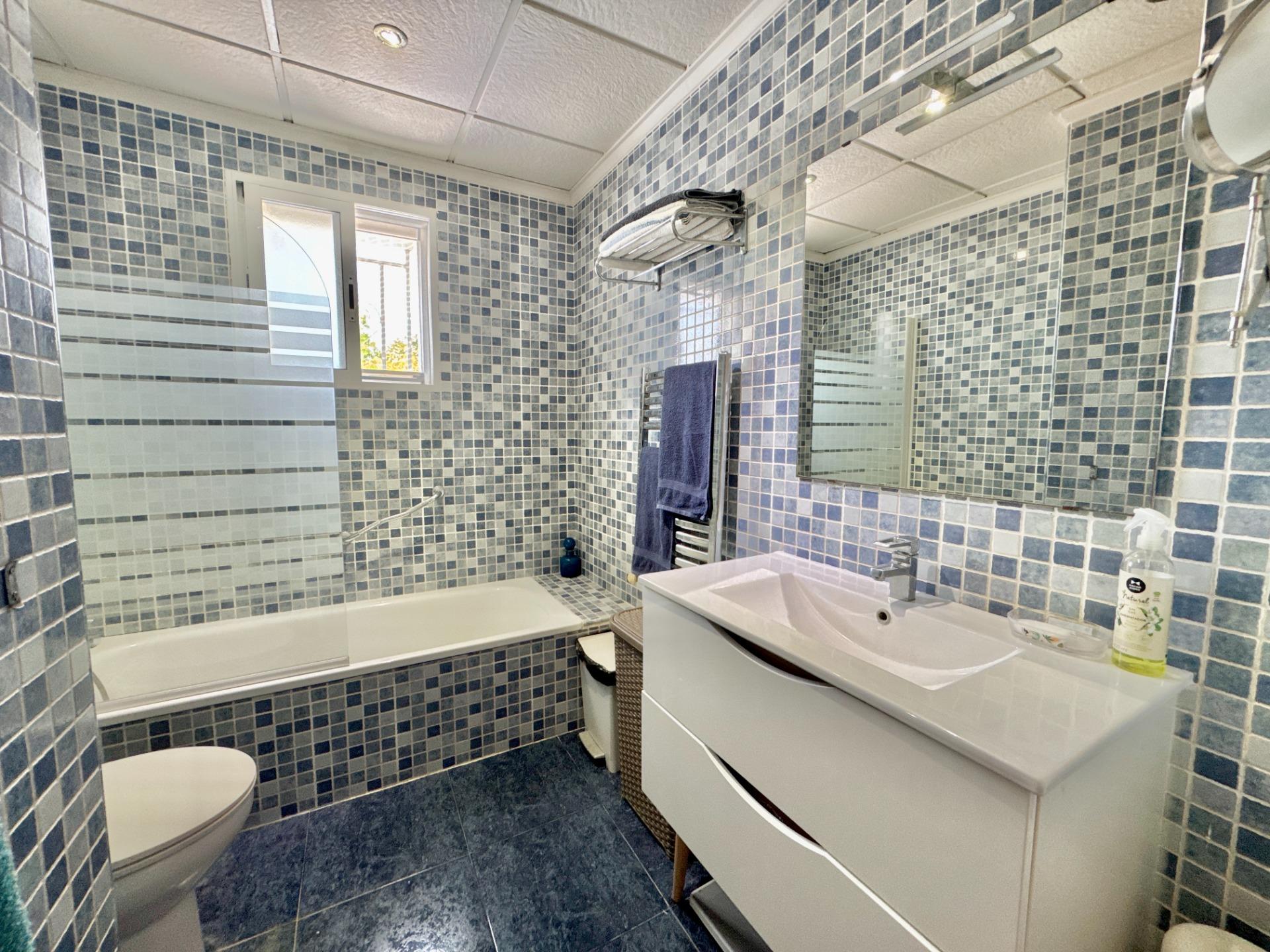 Master bedroom in villa for sale in Dolores
