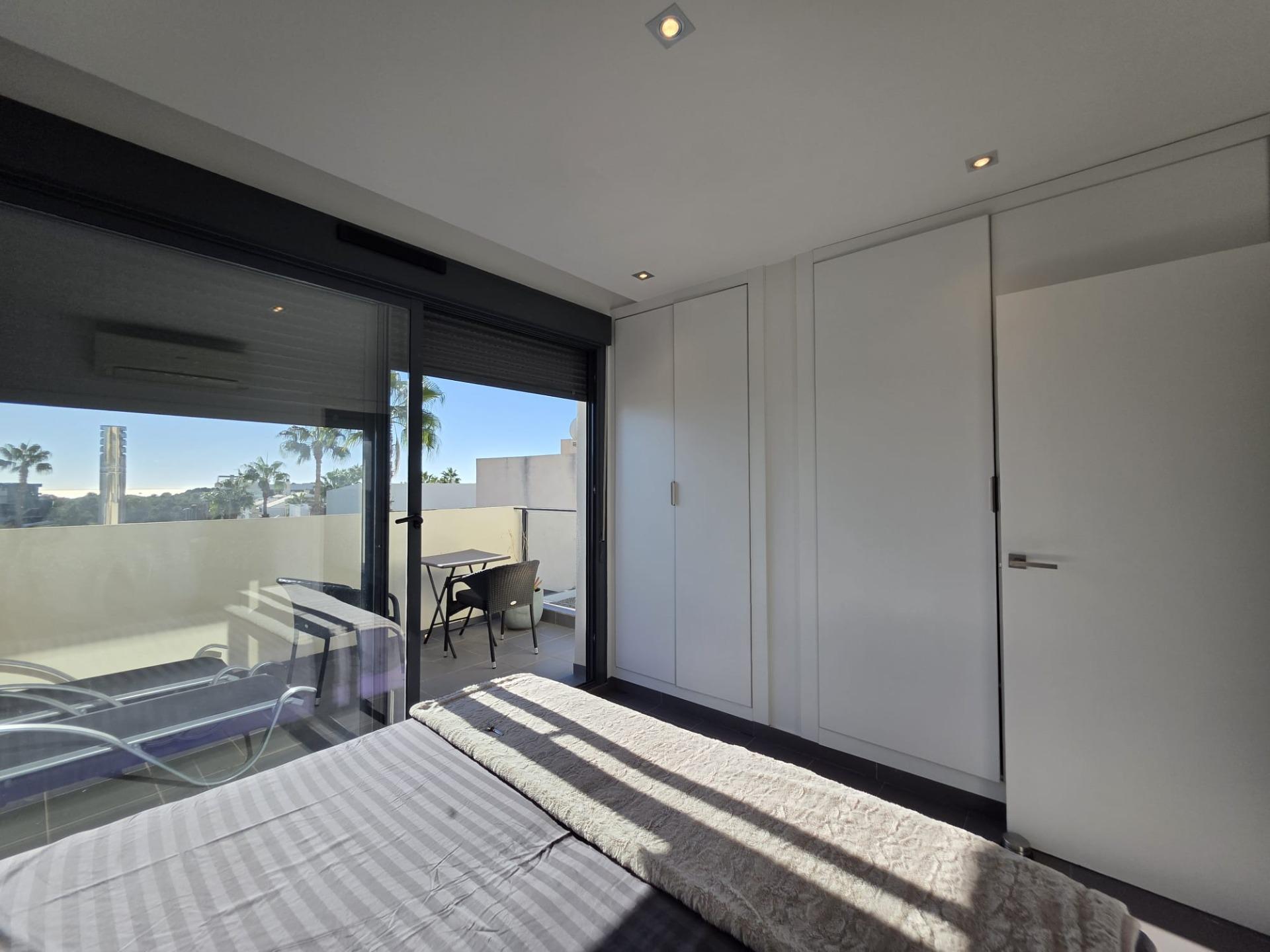 Garden in villa for sale in Orihuela Costa