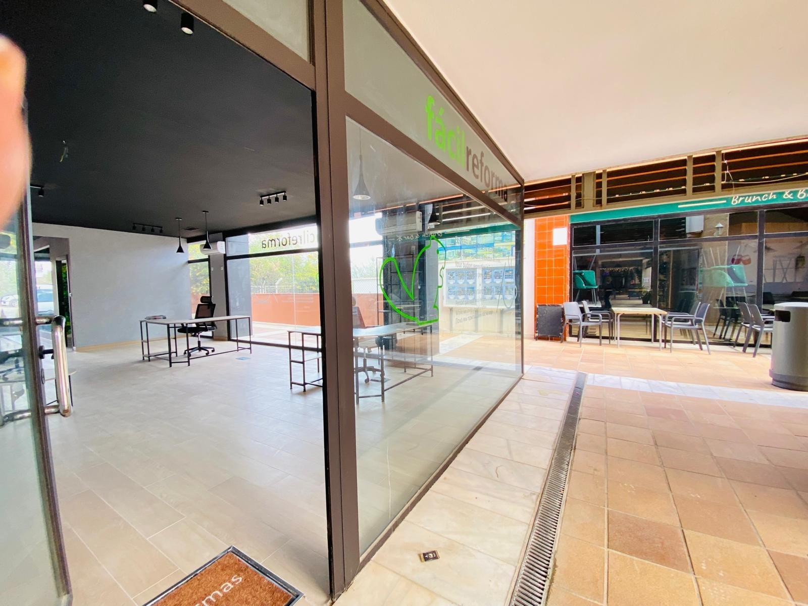 Living room in commercial for sale in Orihuela Costa