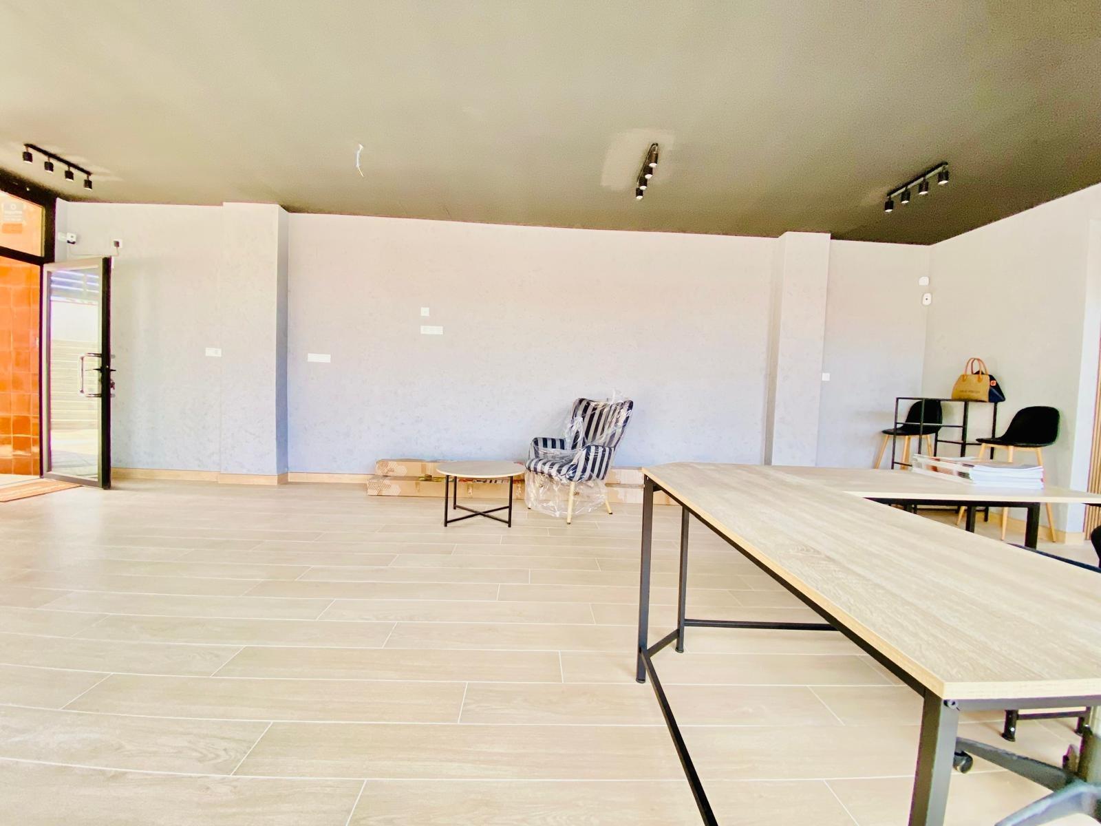 Living room in commercial for sale in Orihuela Costa