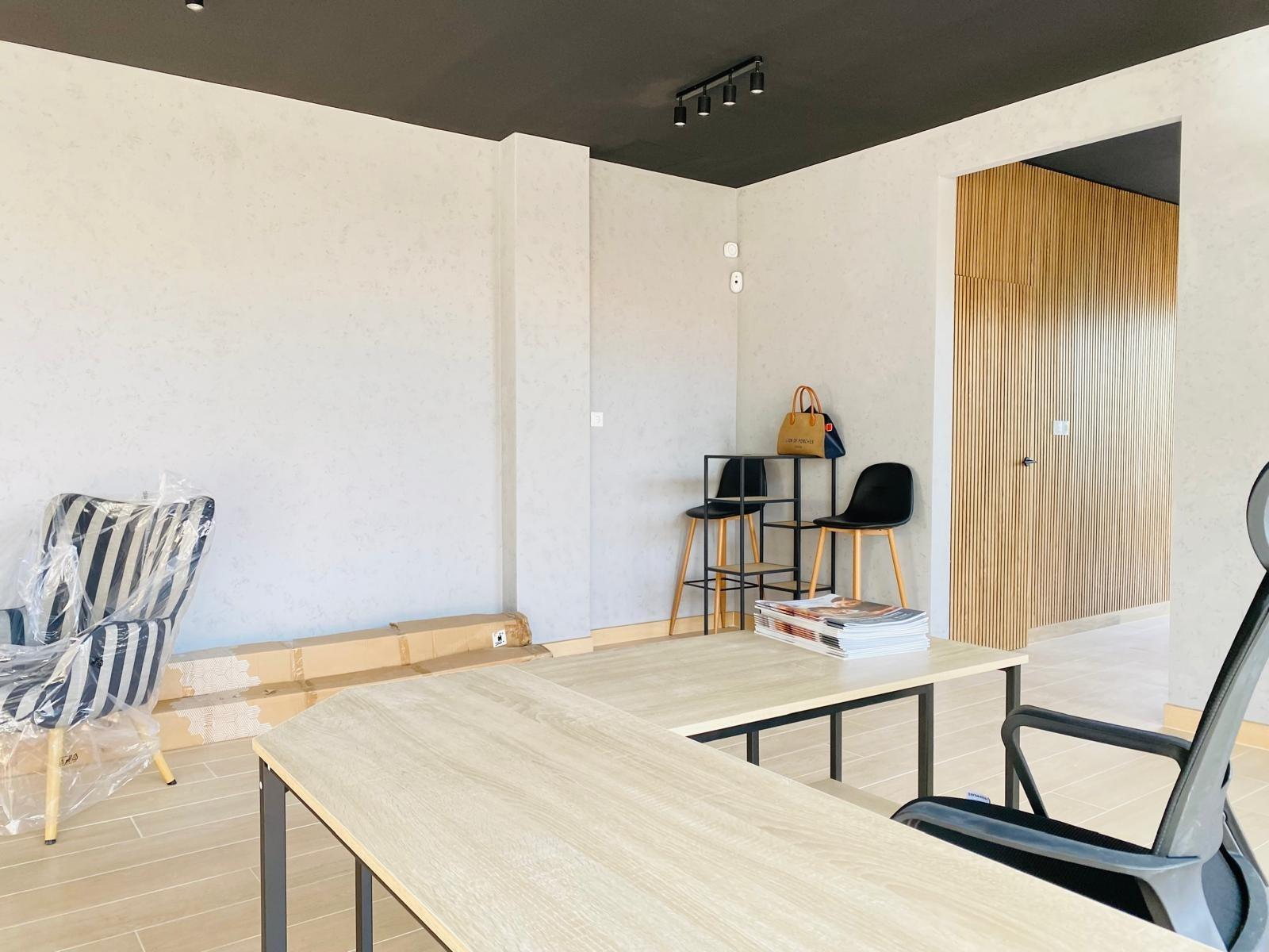 Kitchen in commercial for sale in Orihuela Costa
