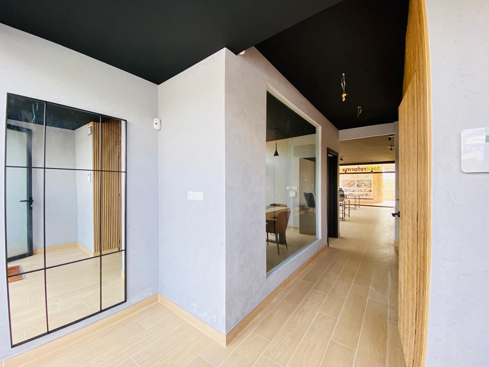 Bedroom in commercial for sale in Orihuela Costa