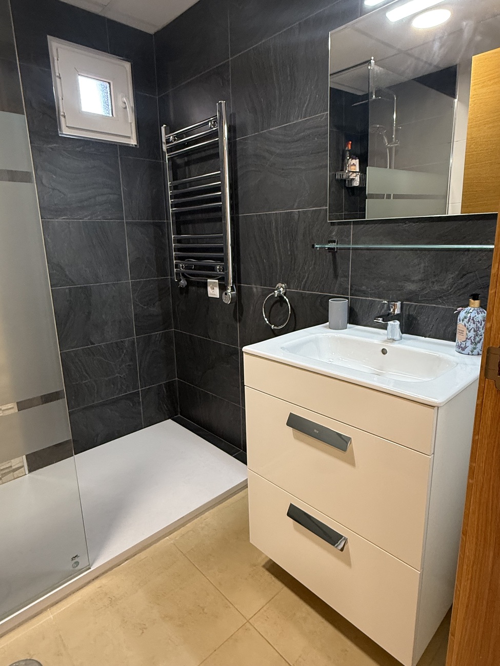 Bathroom in apartment for sale in Mar Menor Golf Resort
