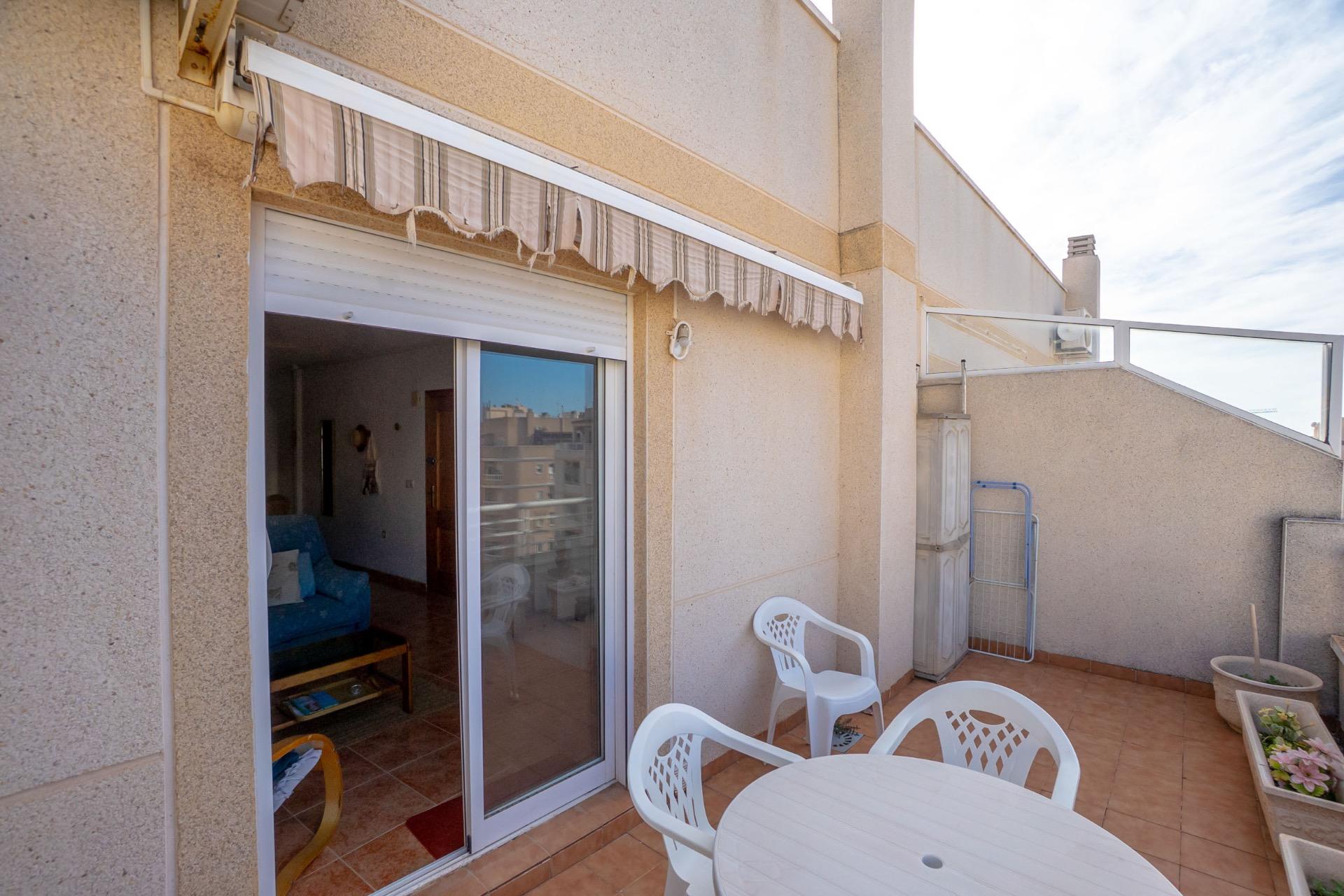Garden in penthouse for sale in Torrevieja