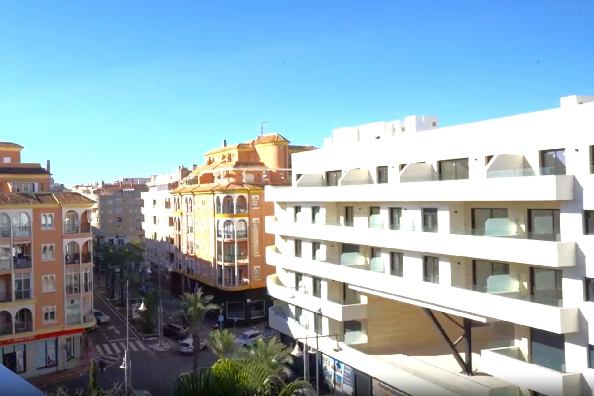 BRIGHT PENTHOUSE IN THE CITY CENTER, JUST 350 METERS FROM THE BEACH A home where you immediately fee