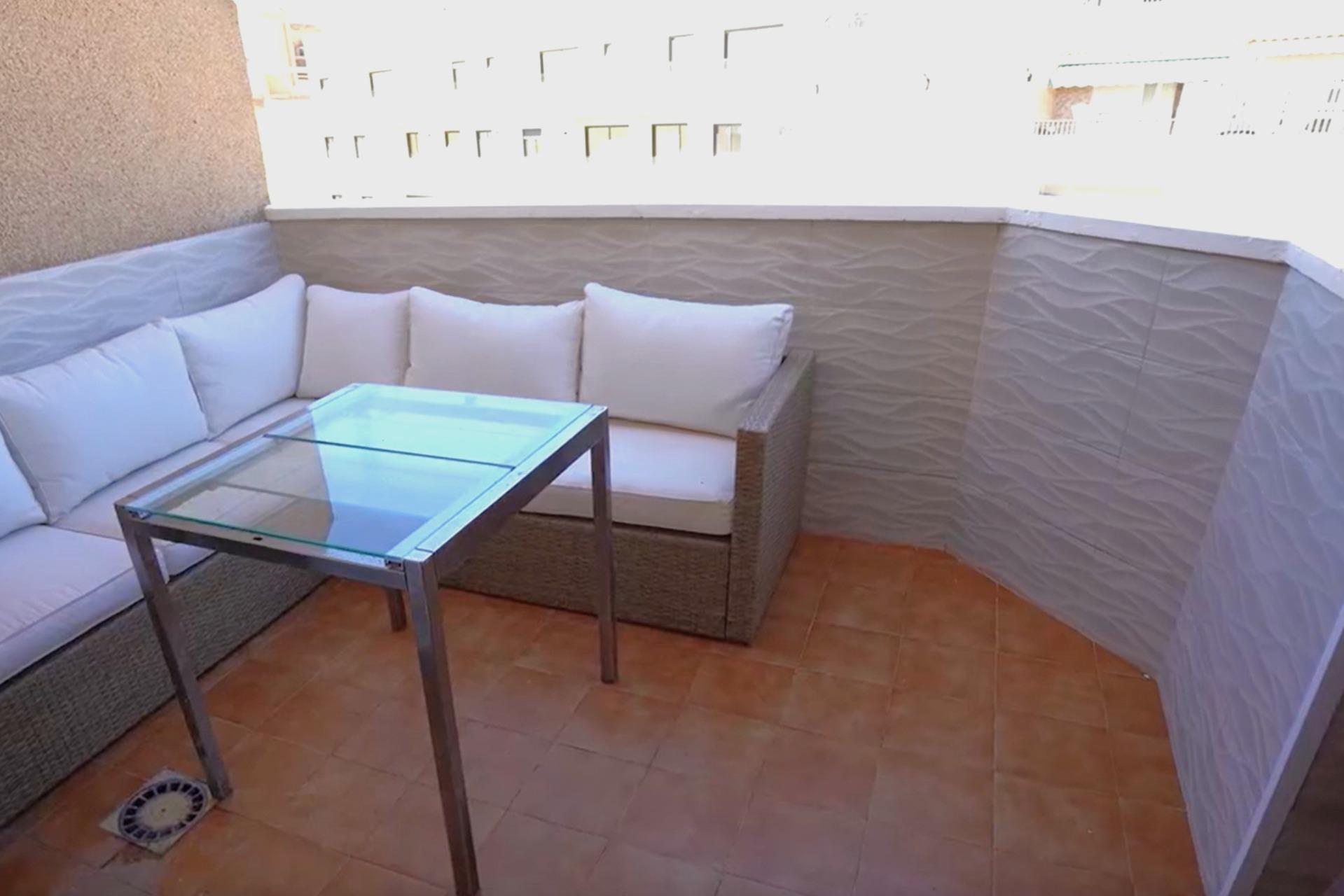 BRIGHT PENTHOUSE IN THE CITY CENTER, JUST 350 METERS FROM THE BEACH A home where you immediately fee