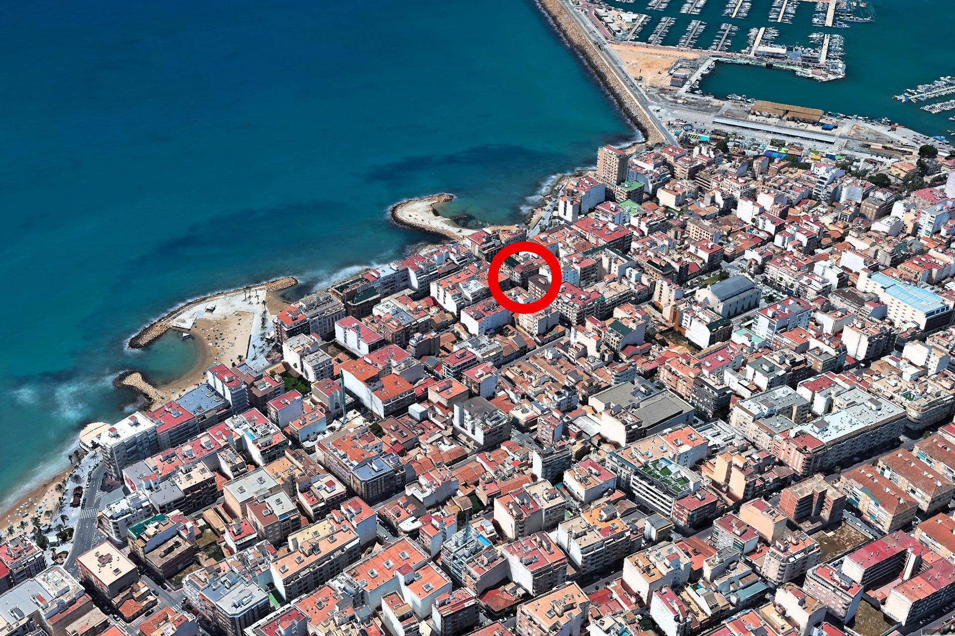 Bedroom in apartment for sale in Torrevieja