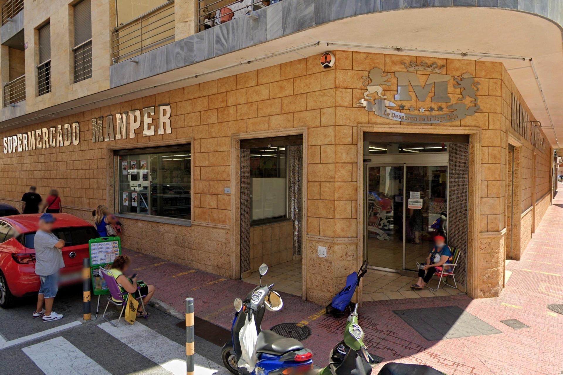Kitchen in apartment for sale in Torrevieja