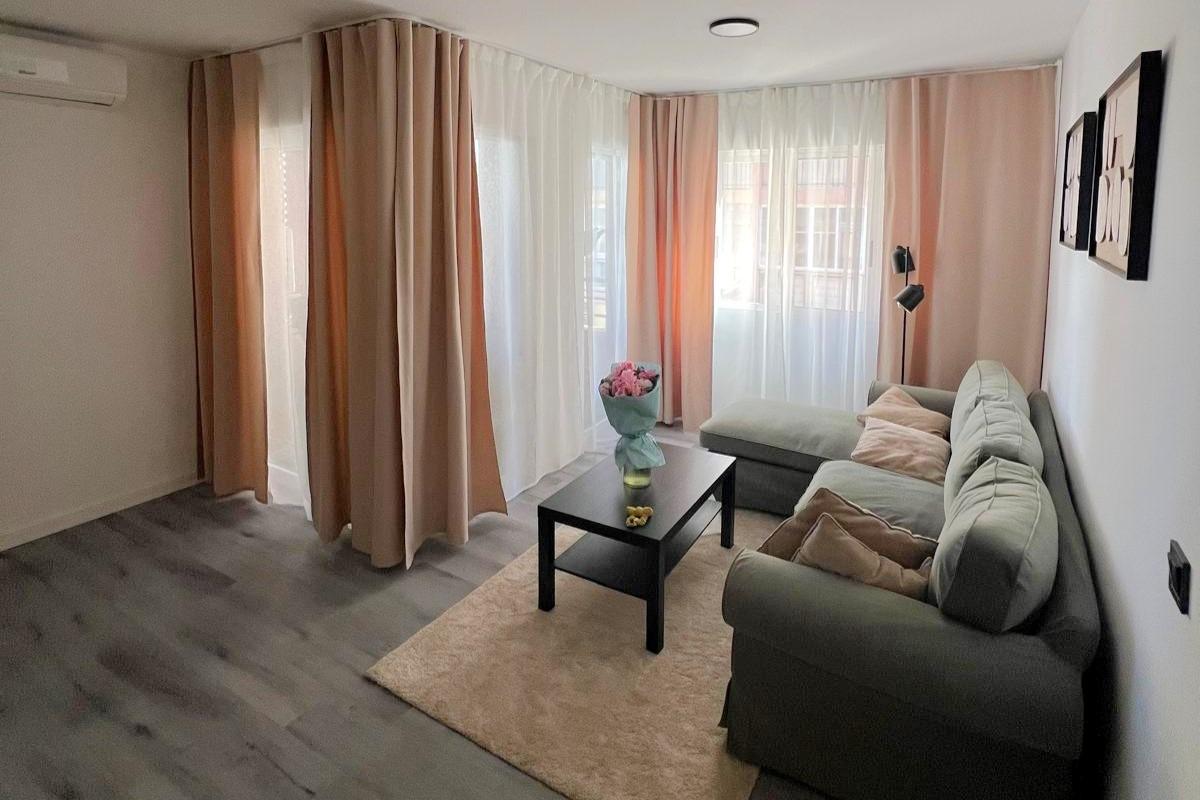SPACIOUS RENOVATED APARTMENT (82 m2 - 1st floor), CENTRALLY LOCATED, AND ONLY 300 M TO THE BEACH