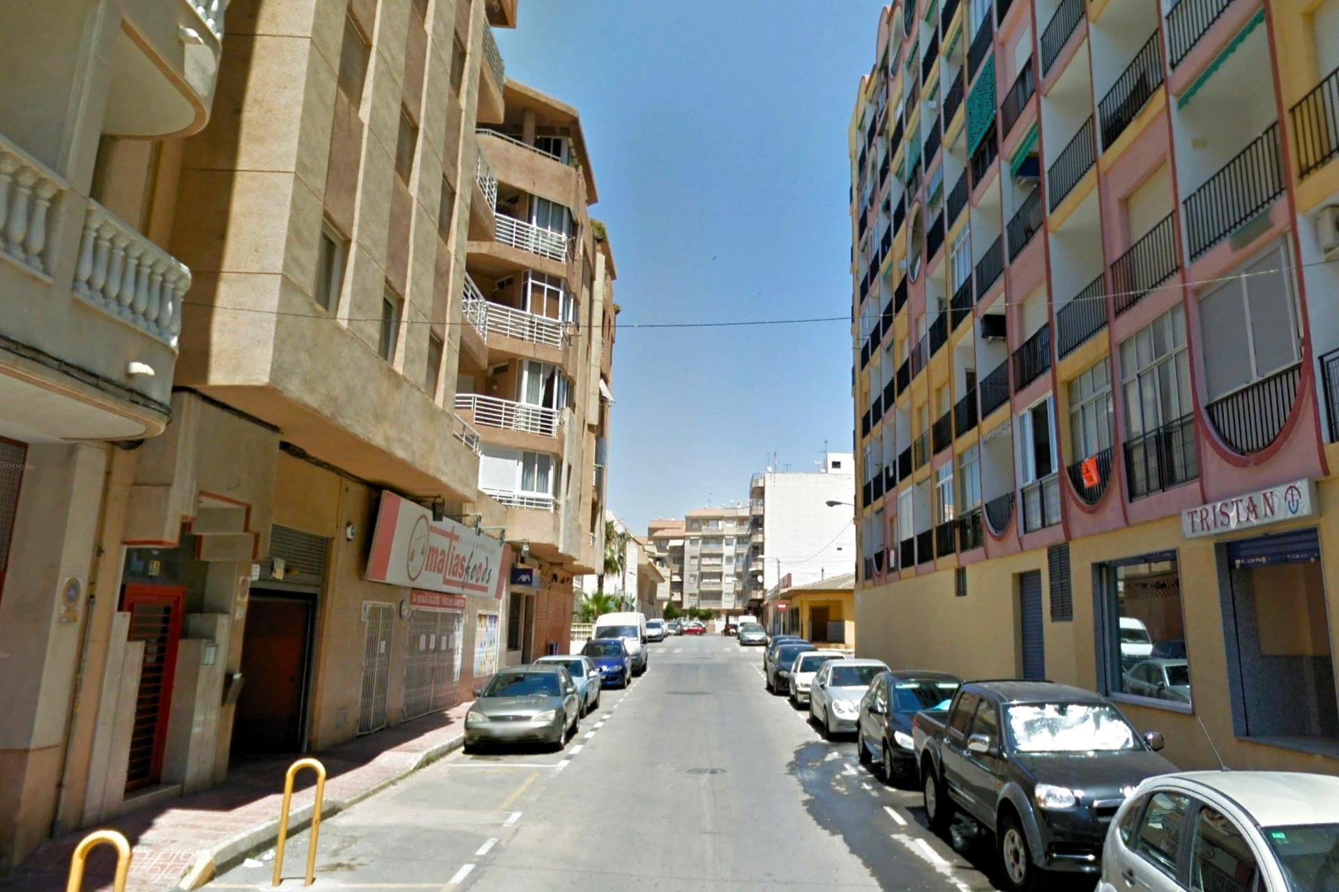 Terrace in apartment for sale in Torrevieja