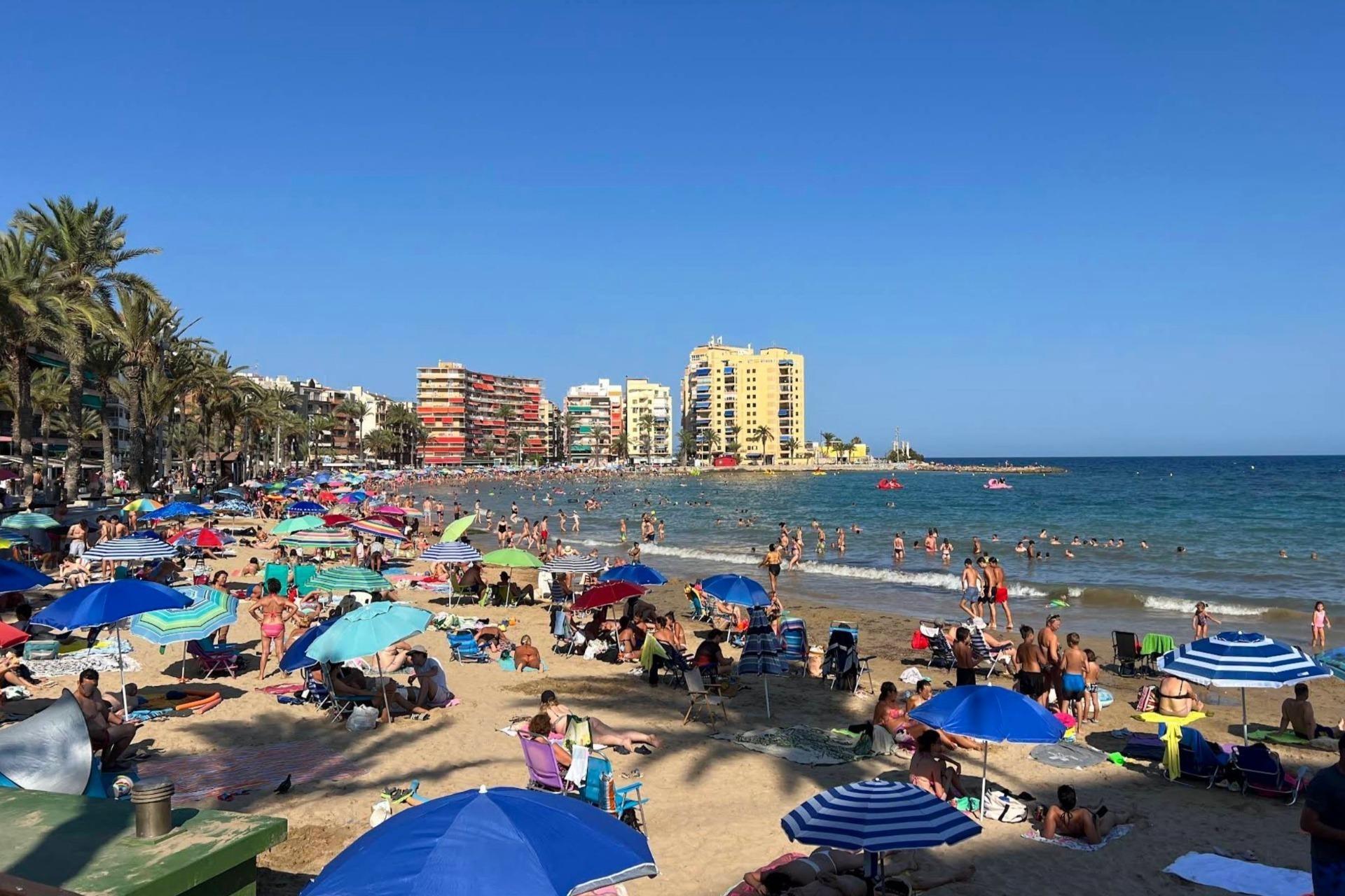 Master bedroom in apartment for sale in Torrevieja