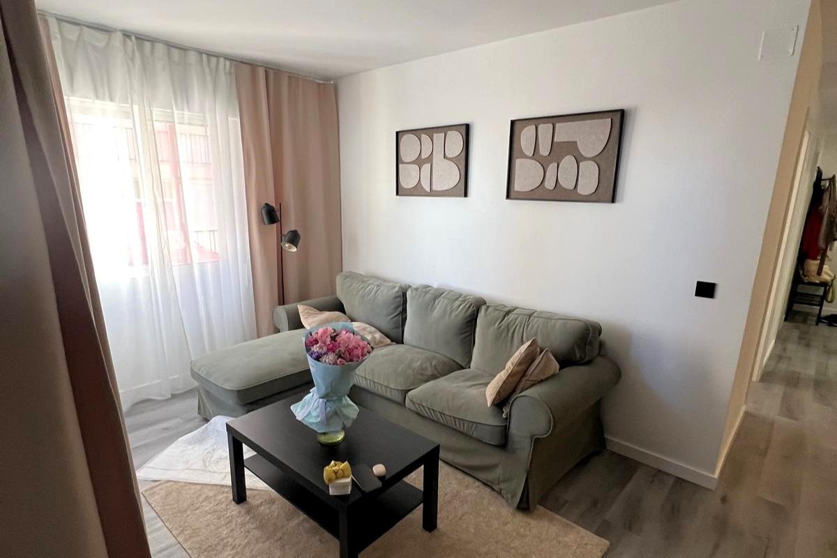 SPACIOUS RENOVATED APARTMENT (82 m2 - 1st floor), CENTRALLY LOCATED, AND ONLY 300 M TO THE BEACH