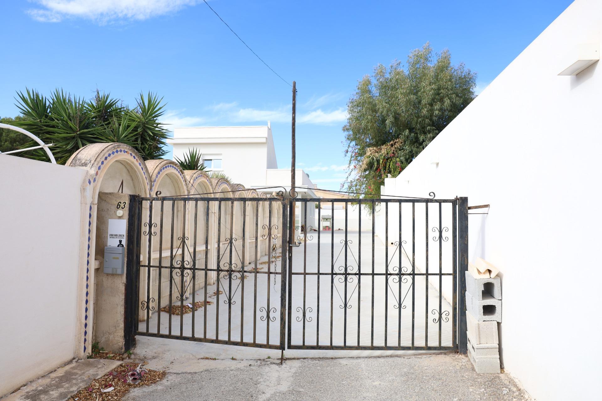 Garden in villa for sale in Ciudad Quesada