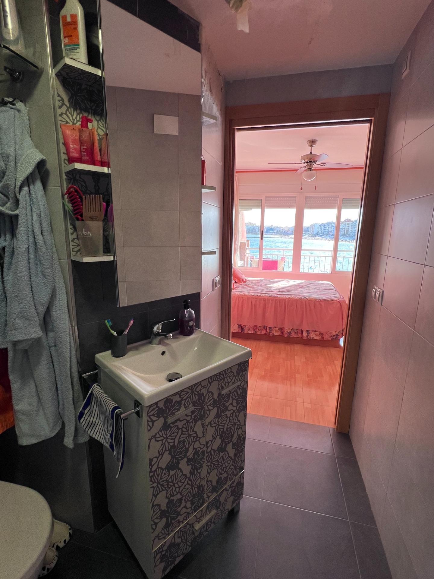 Bedroom in apartment for sale in Torrevieja
