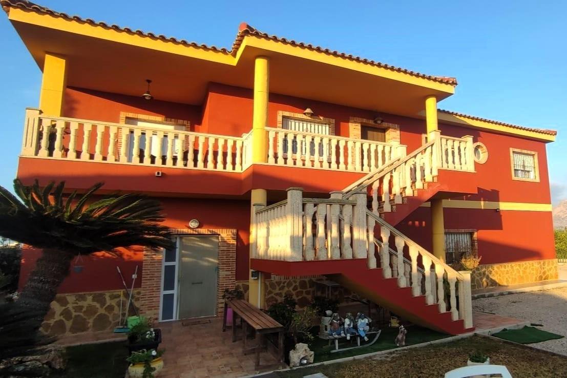 Terrace in villa for sale in Orihuela
