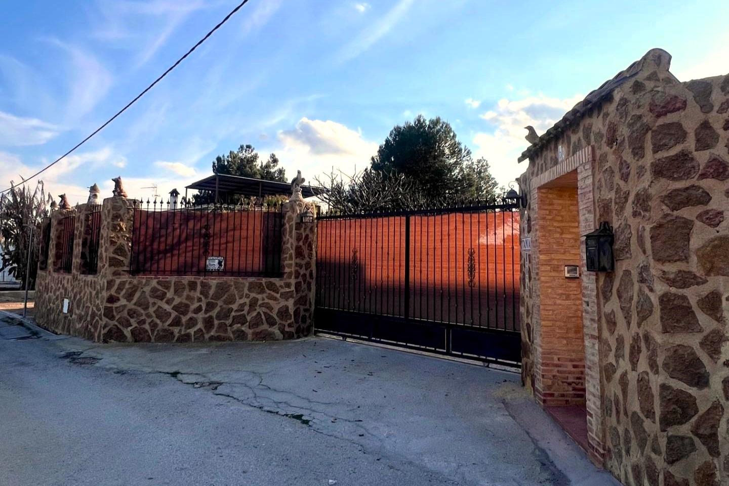 Garden in villa for sale in Orihuela