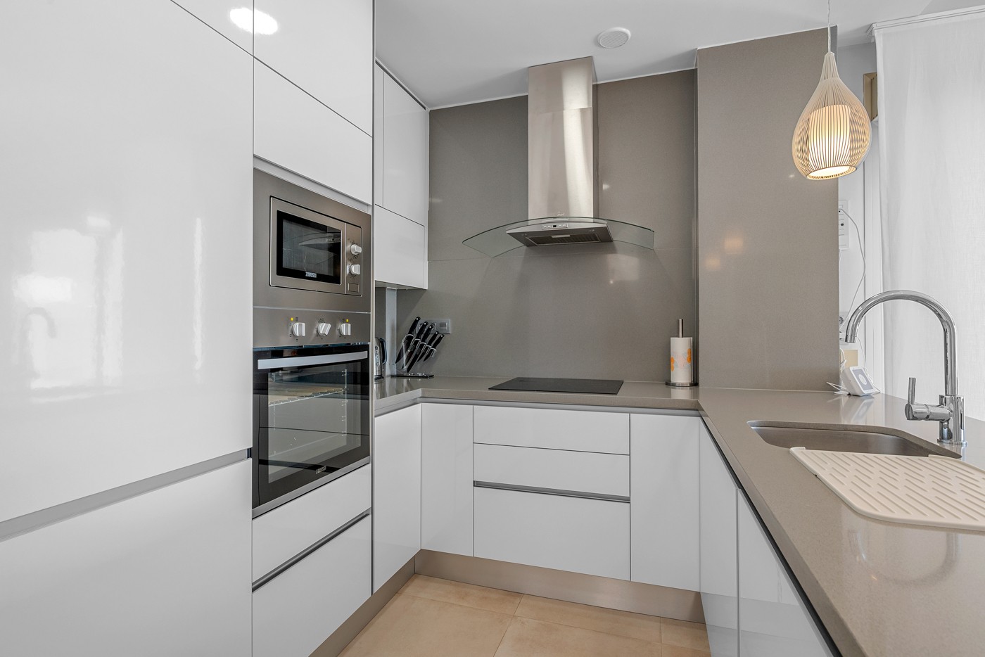 Master bedroom in villa for sale in Orihuela