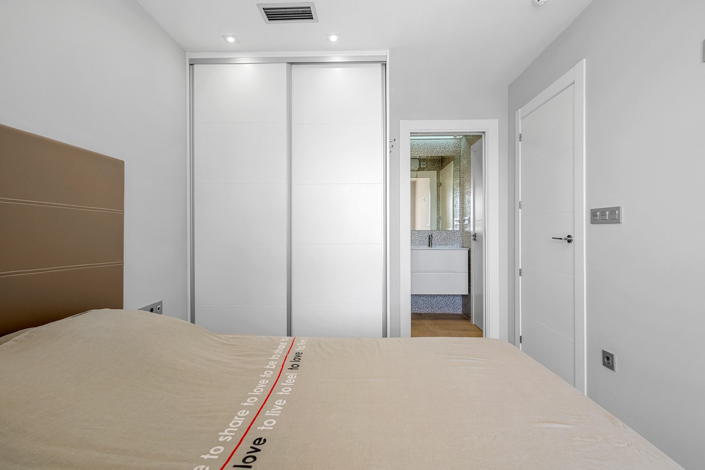 Garden in villa for sale in Orihuela