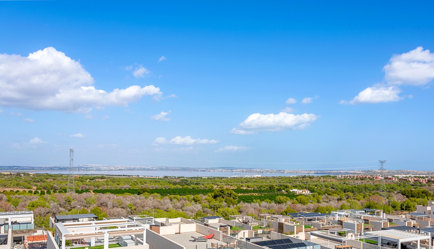 Bathroom in villa for sale in Orihuela