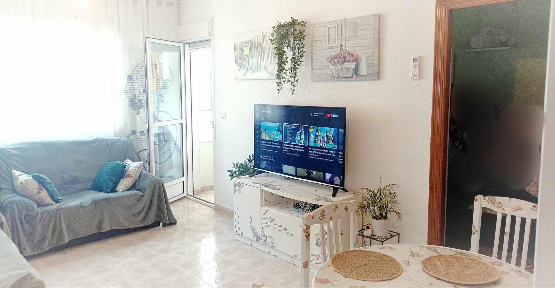 For sale: a cozy two-room apartment of 60 m² near Parque de las Naciones