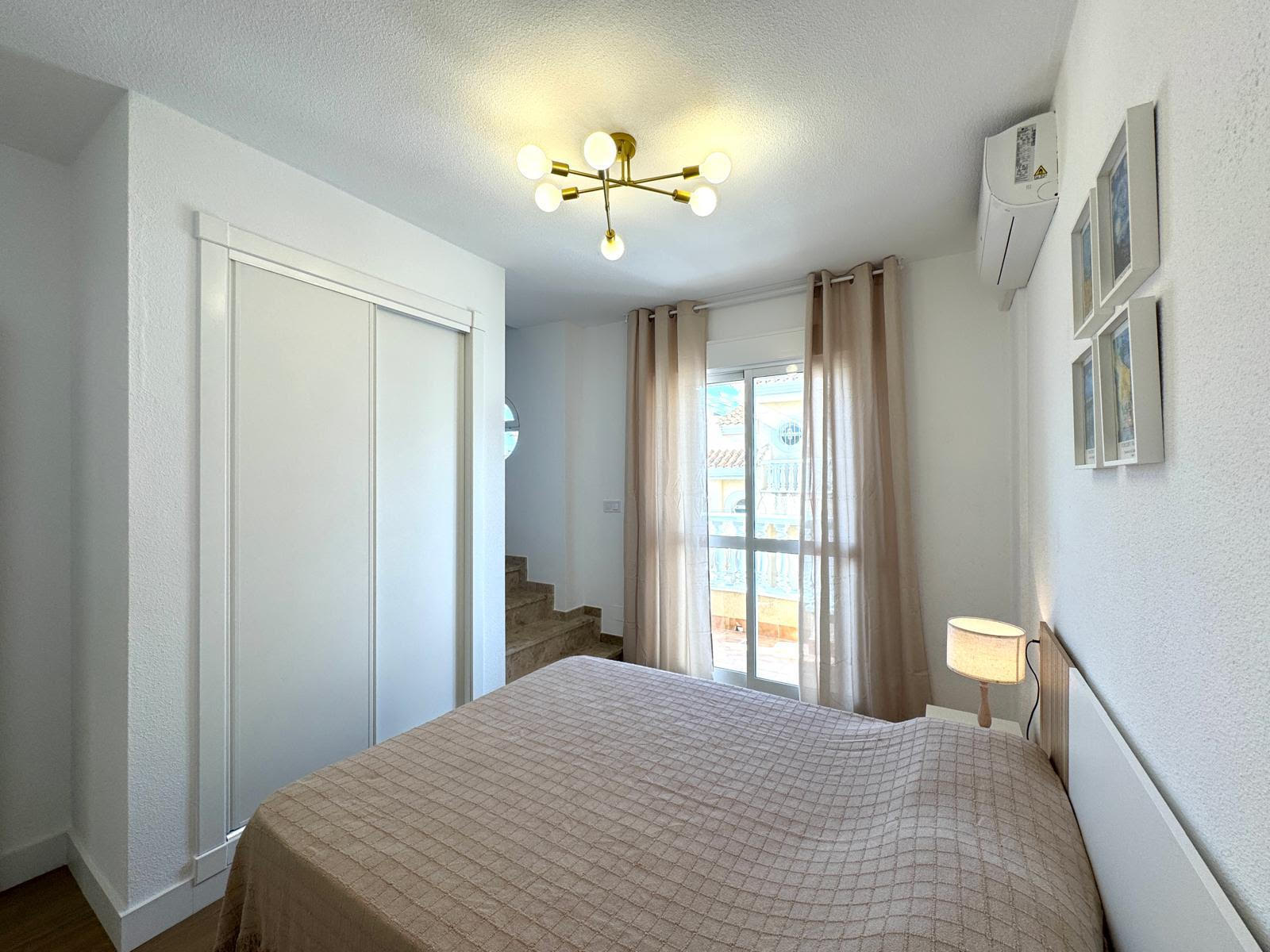 Bedroom in apartment for sale in Villamartin