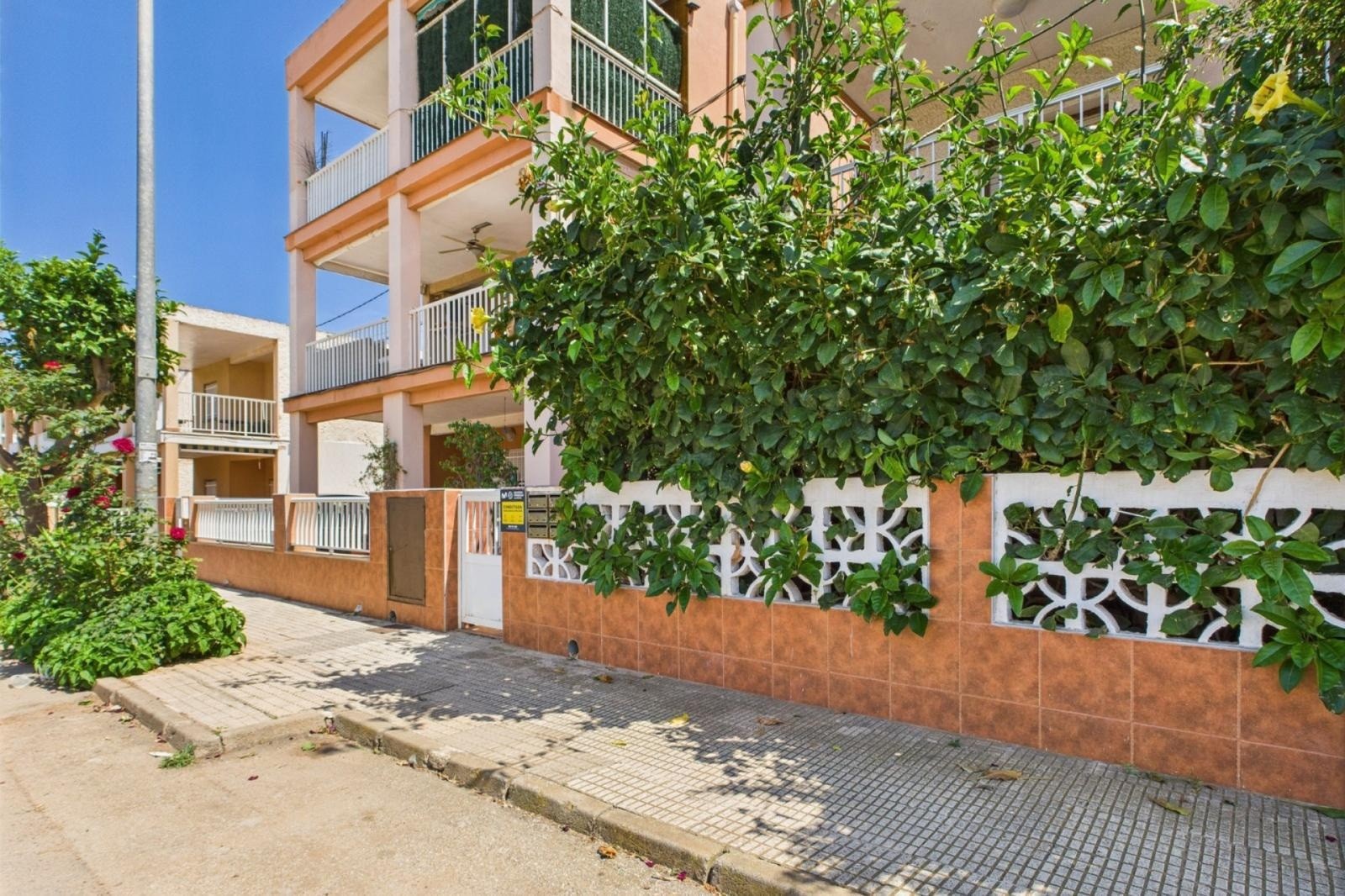 Pool area in apartment for sale in Los Urrutias