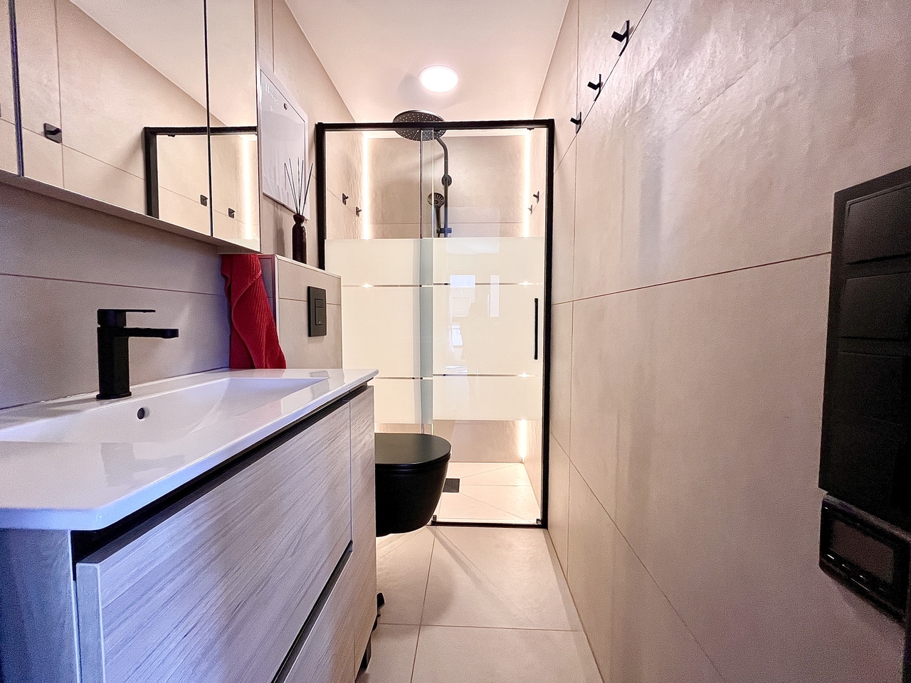 Master bedroom in apartment for sale in Almoradi