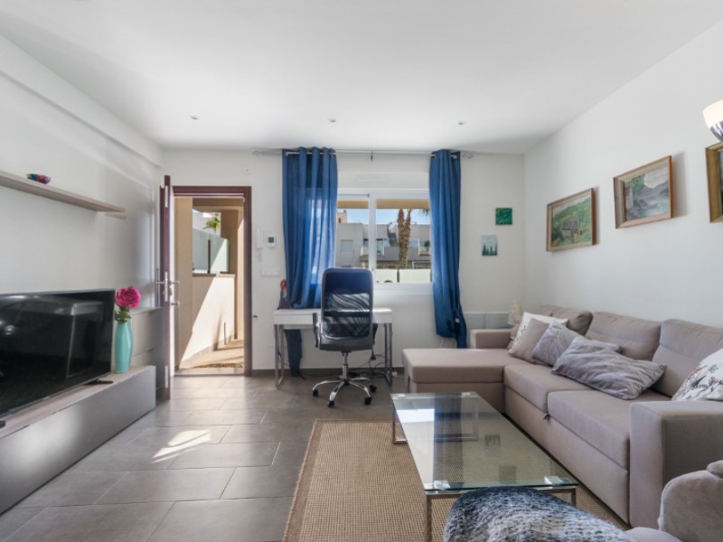 Welcome to this beautiful and impeccably maintained apartment, ideally located in the highly sought-