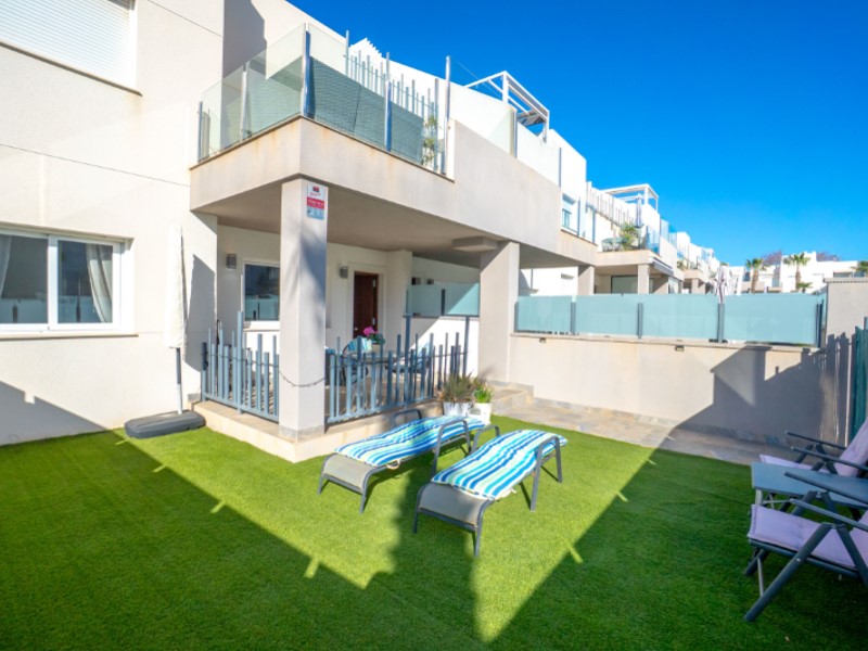 Terrace in apartment for sale in Torrevieja