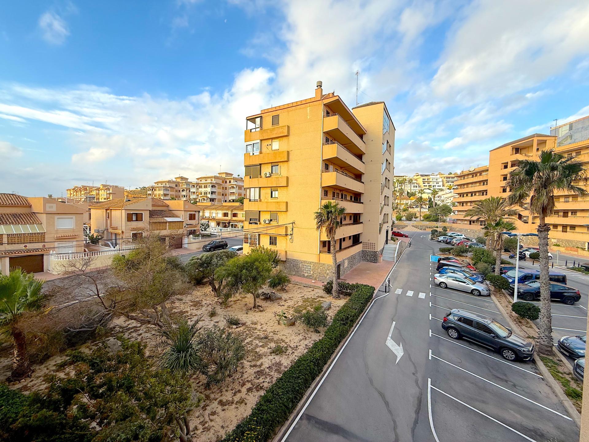 Master bedroom in apartment for sale in Torrevieja