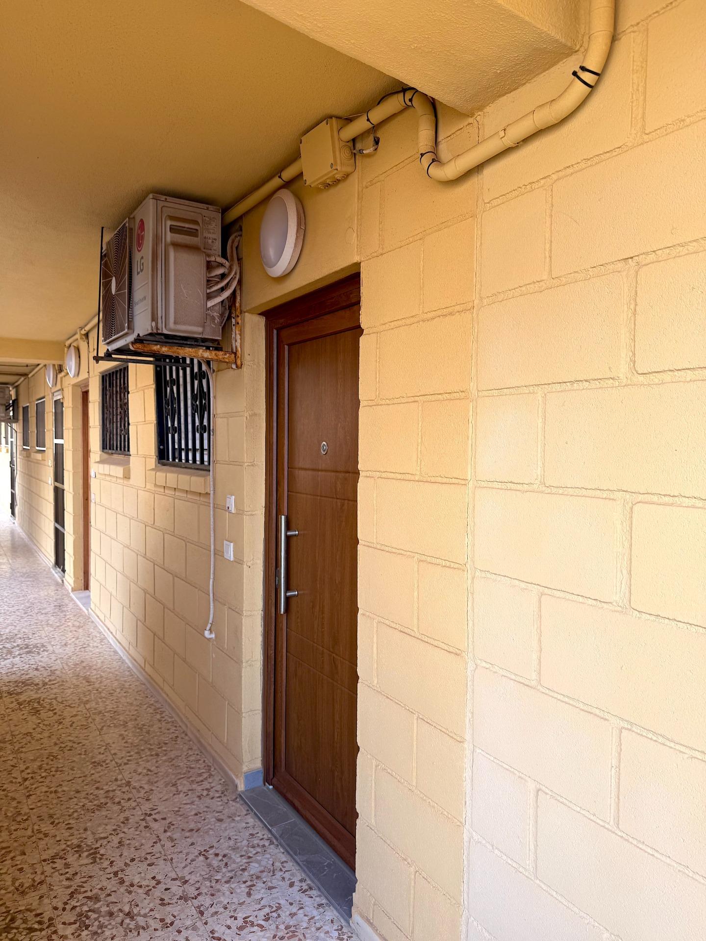 Terrace in apartment for sale in Torrevieja