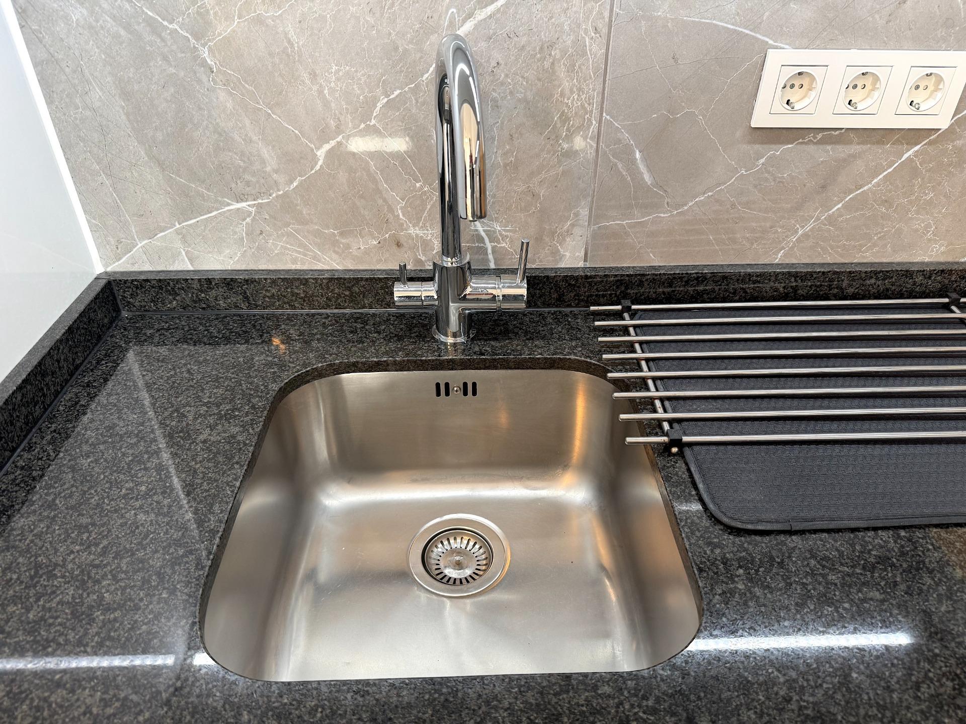 Bedroom in apartment for sale in Torrevieja