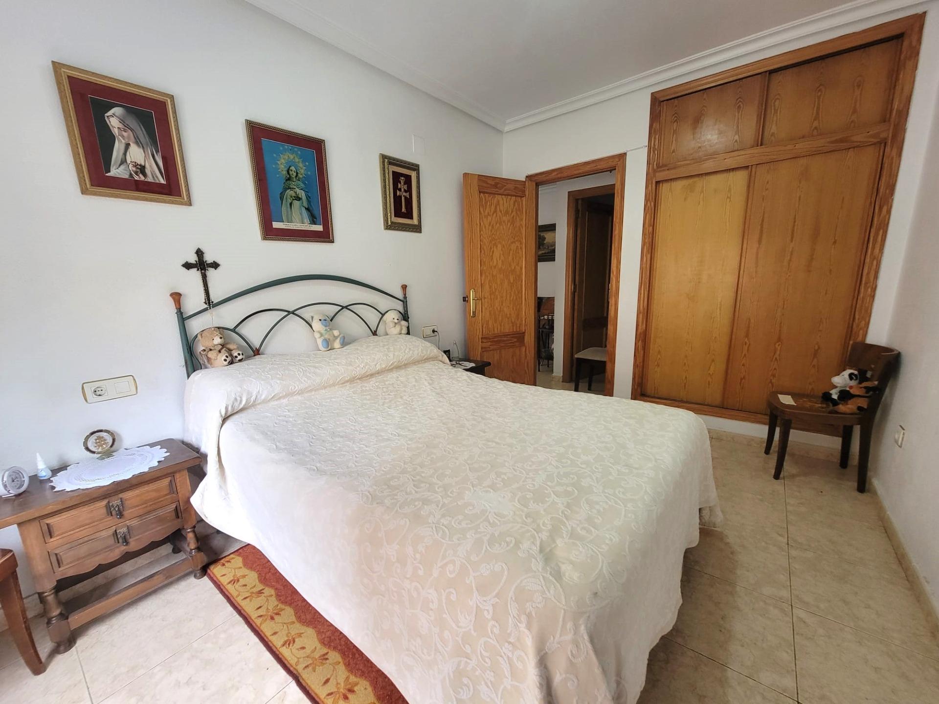 Master bedroom in apartment for sale in Torrevieja