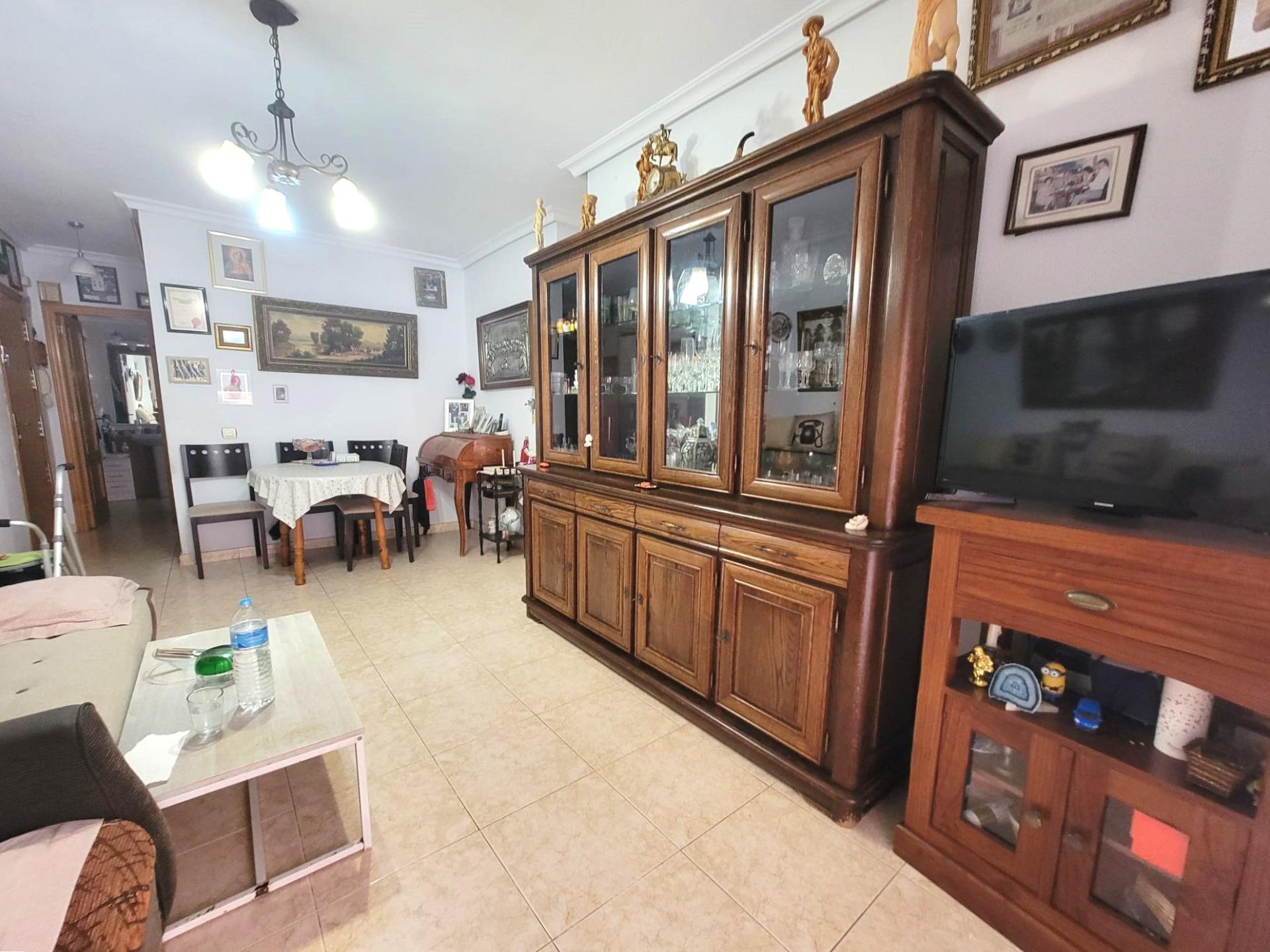Bedroom in apartment for sale in Torrevieja