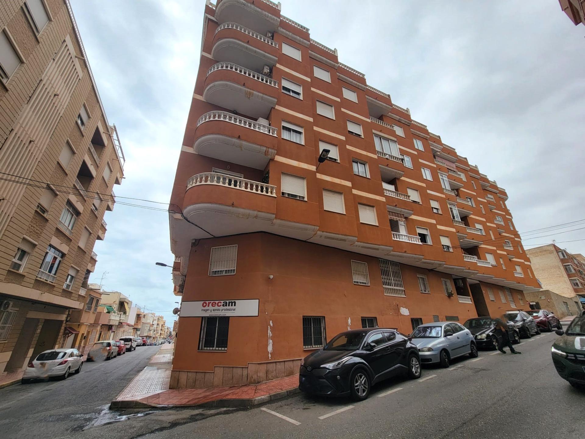 Master bedroom in apartment for sale in Torrevieja