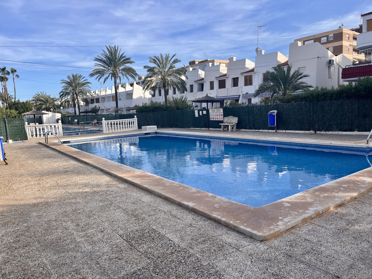 Discover this beautifully renovated 1-bedroom apartment in the sought-after of Torrevieja