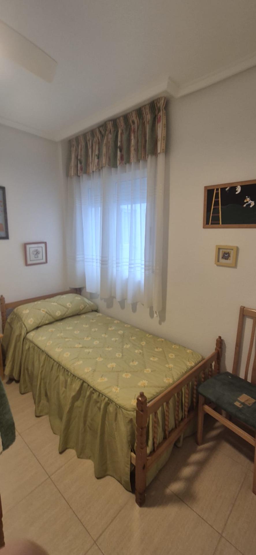 Master bedroom in apartment for sale in Torrevieja