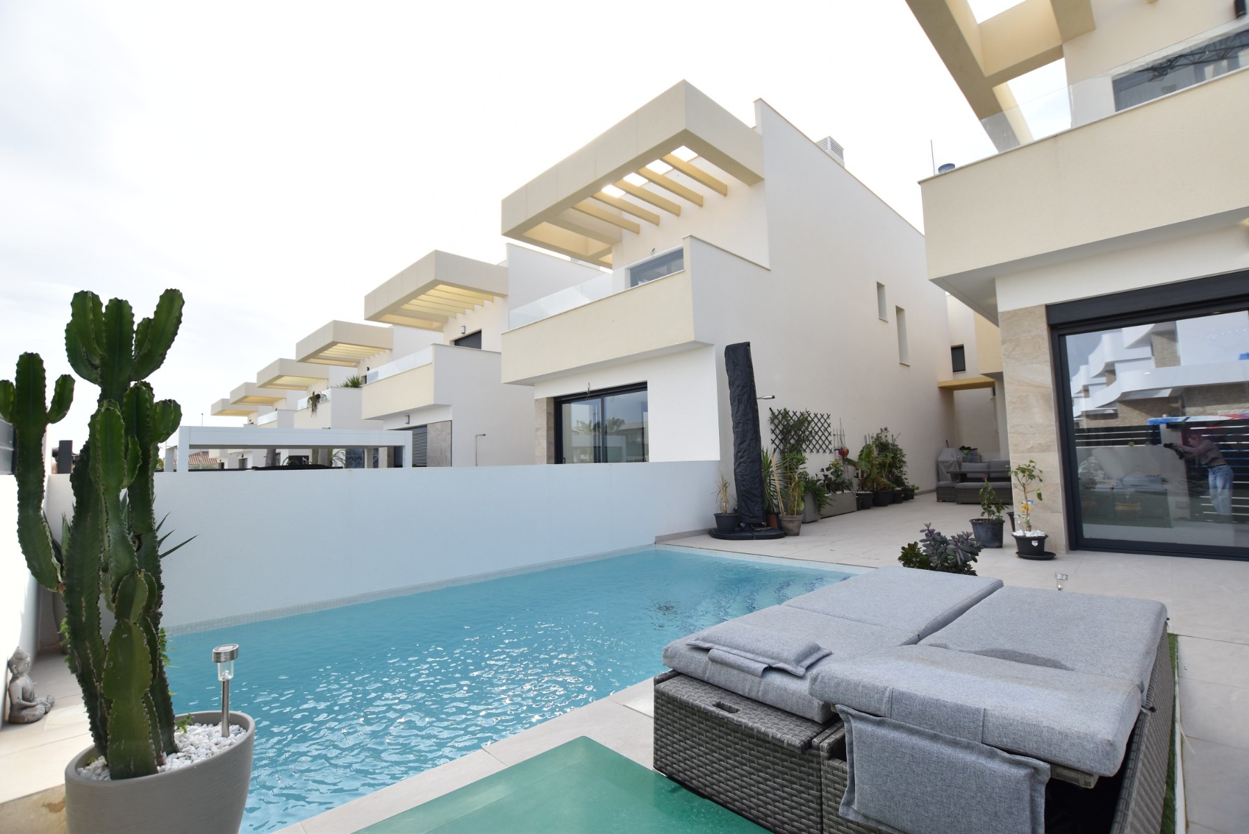 Master bedroom in villa for sale in Los Montesinos