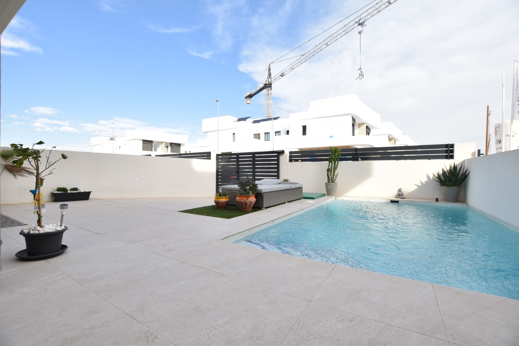 Pool area in villa for sale in Los Montesinos
