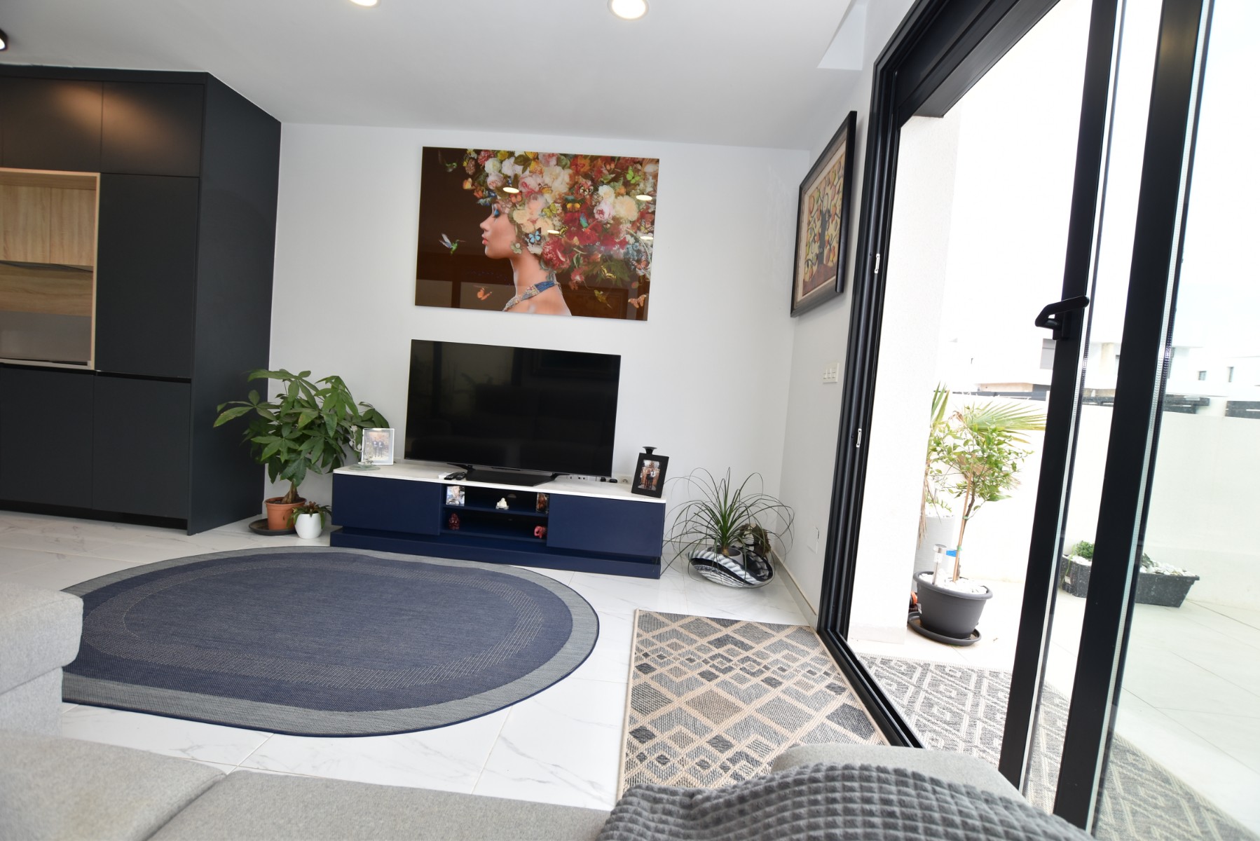 Pool area in villa for sale in Los Montesinos