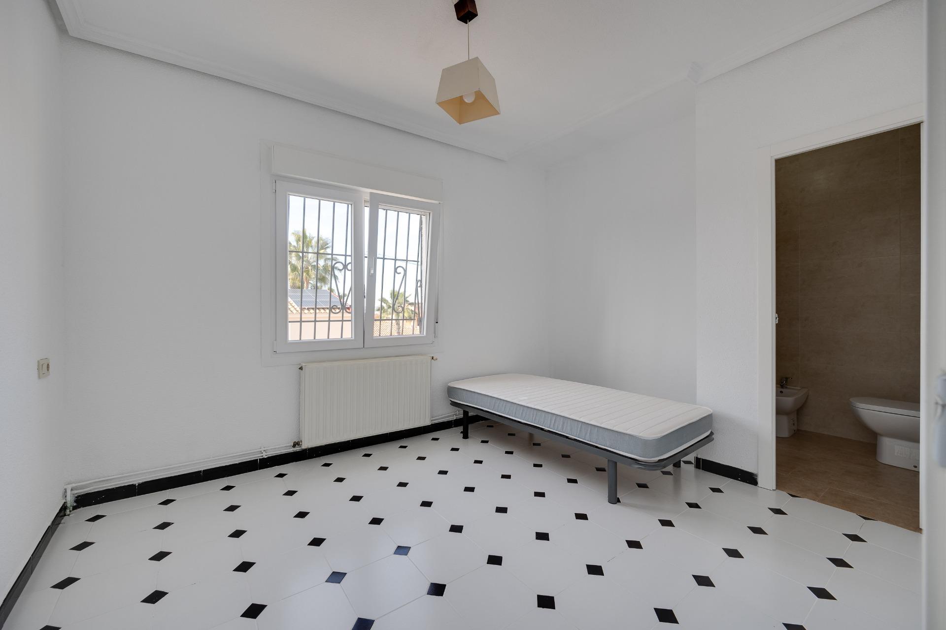 Exterior view in villa for sale in Torrevieja
