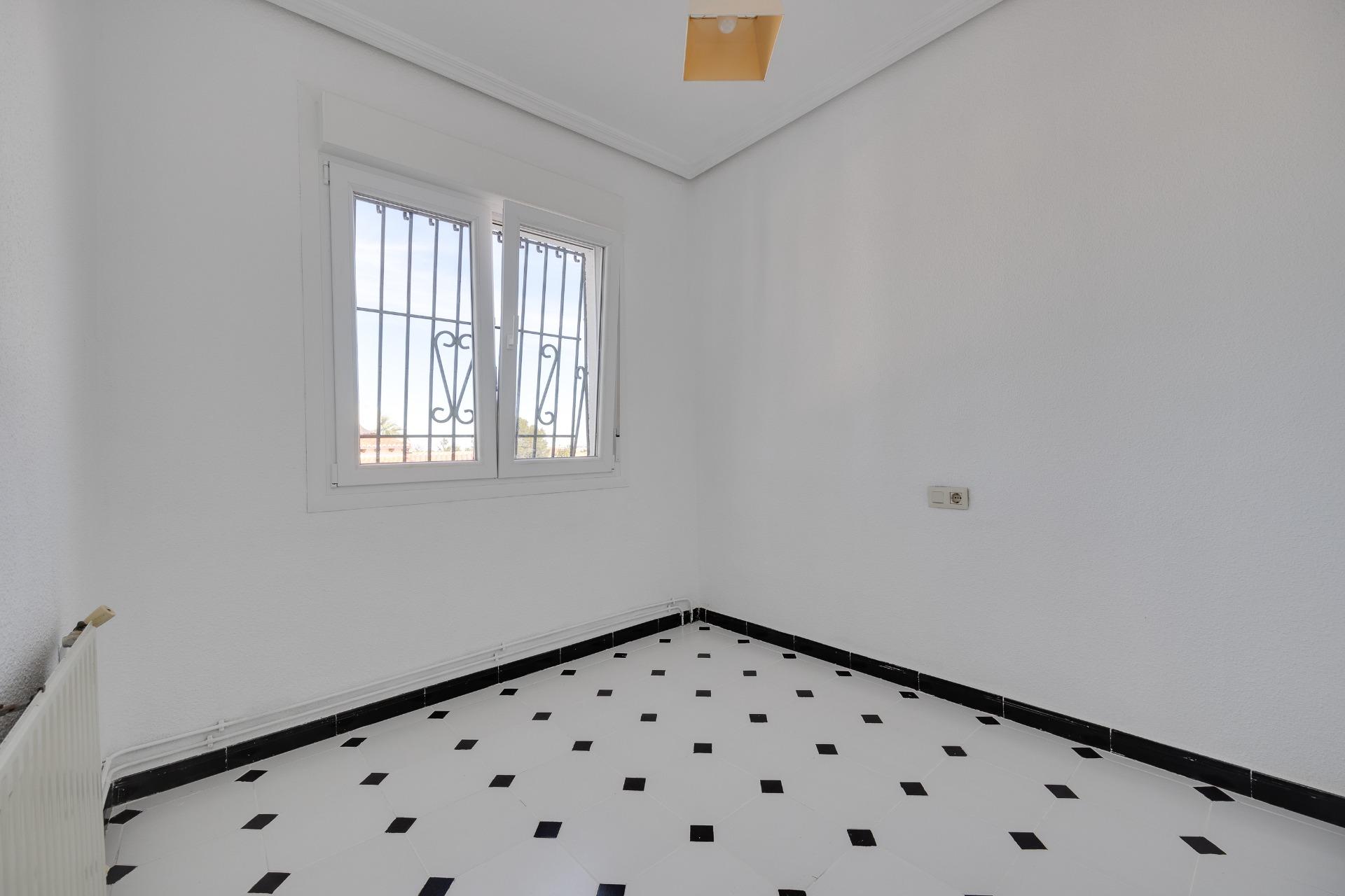 Master bedroom in villa for sale in Torrevieja
