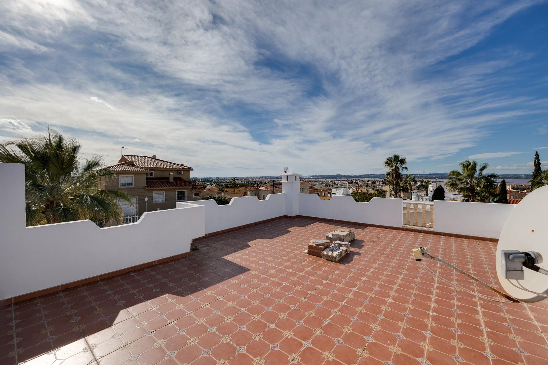 Bedroom in villa for sale in Torrevieja