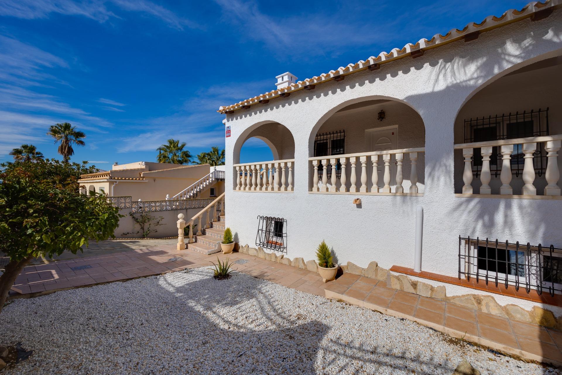 Terrace in villa for sale in Torrevieja
